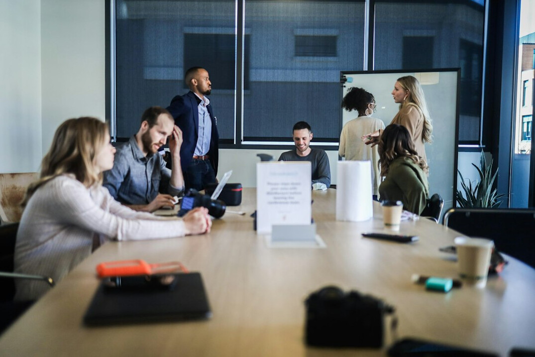group discussion in meeting